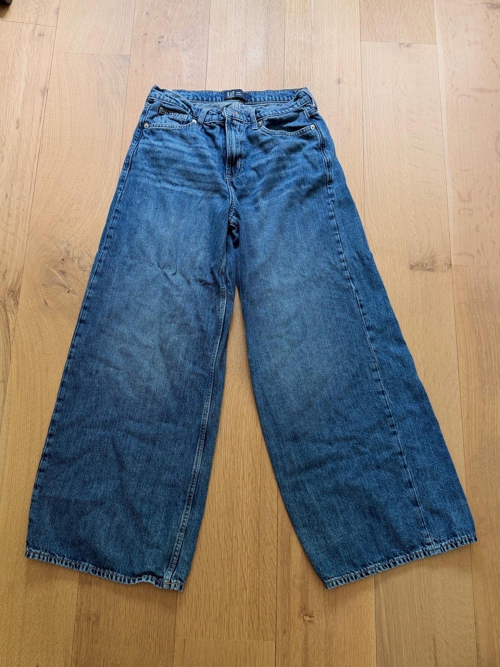 GAP Denim Baggy Jeans Size 6 / 28R Wide Leg Medium Wash Lyocell Blend